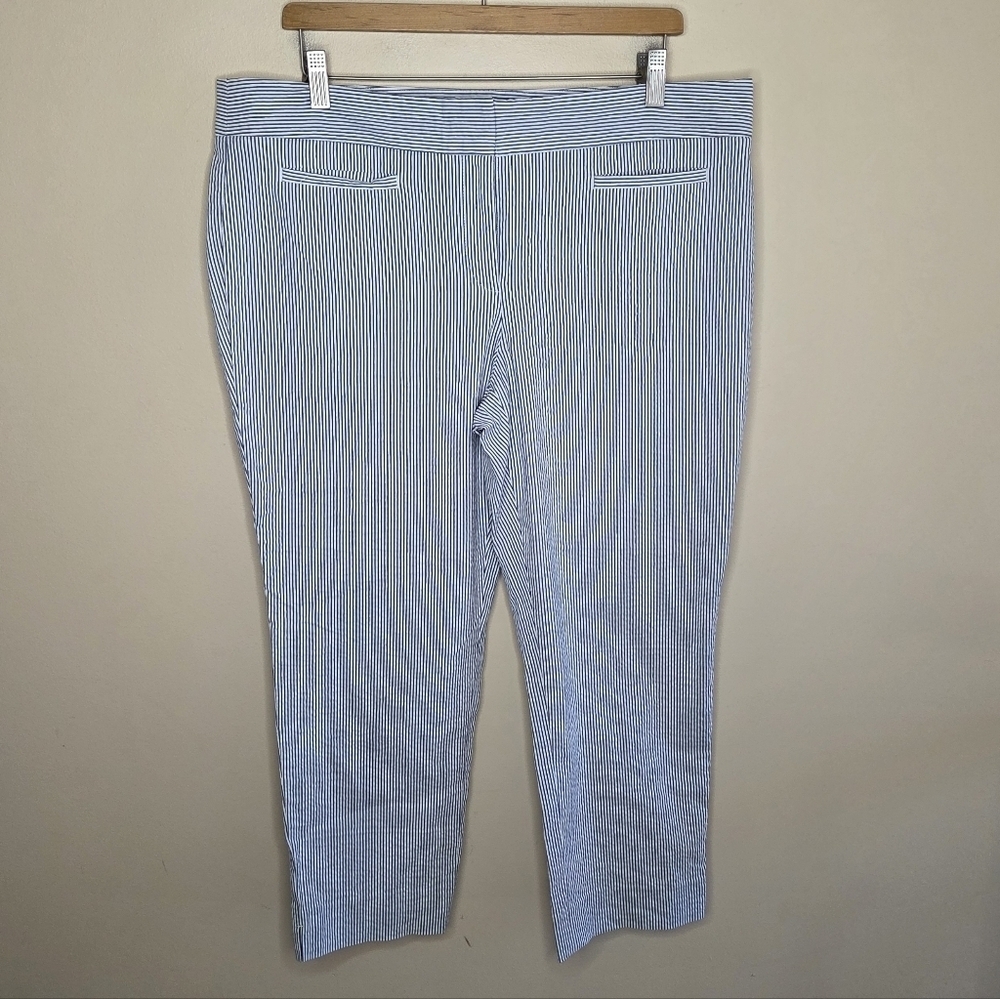 Ann Taylor Blue White Seersucker Striped Devin Cropped Leg Pants Size 14